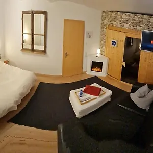 schonste-lage-am-rhein-in-unmittelbarer-stadtnahe-b-b.topcolognehotels.com/